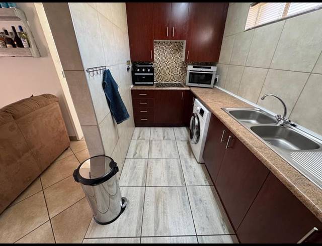 2 BEDROOM TOWNHOUSE FOR SALE IN GLEN MARAIS